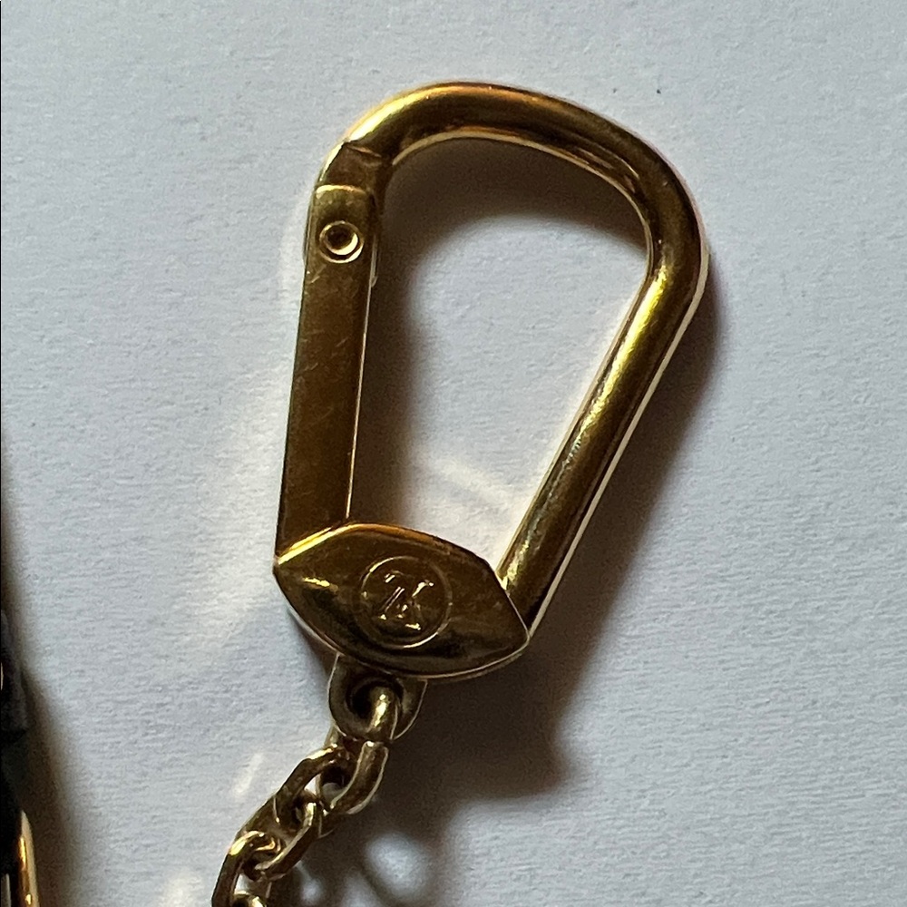 Louis Vuitton Black Monogram Key Holder with Gold Accent - Picture 4 of 10